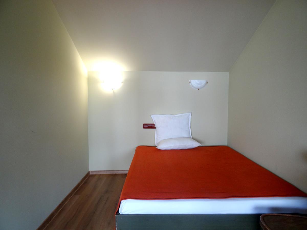 Family Hotel Rose Pavel Banya Exterior photo