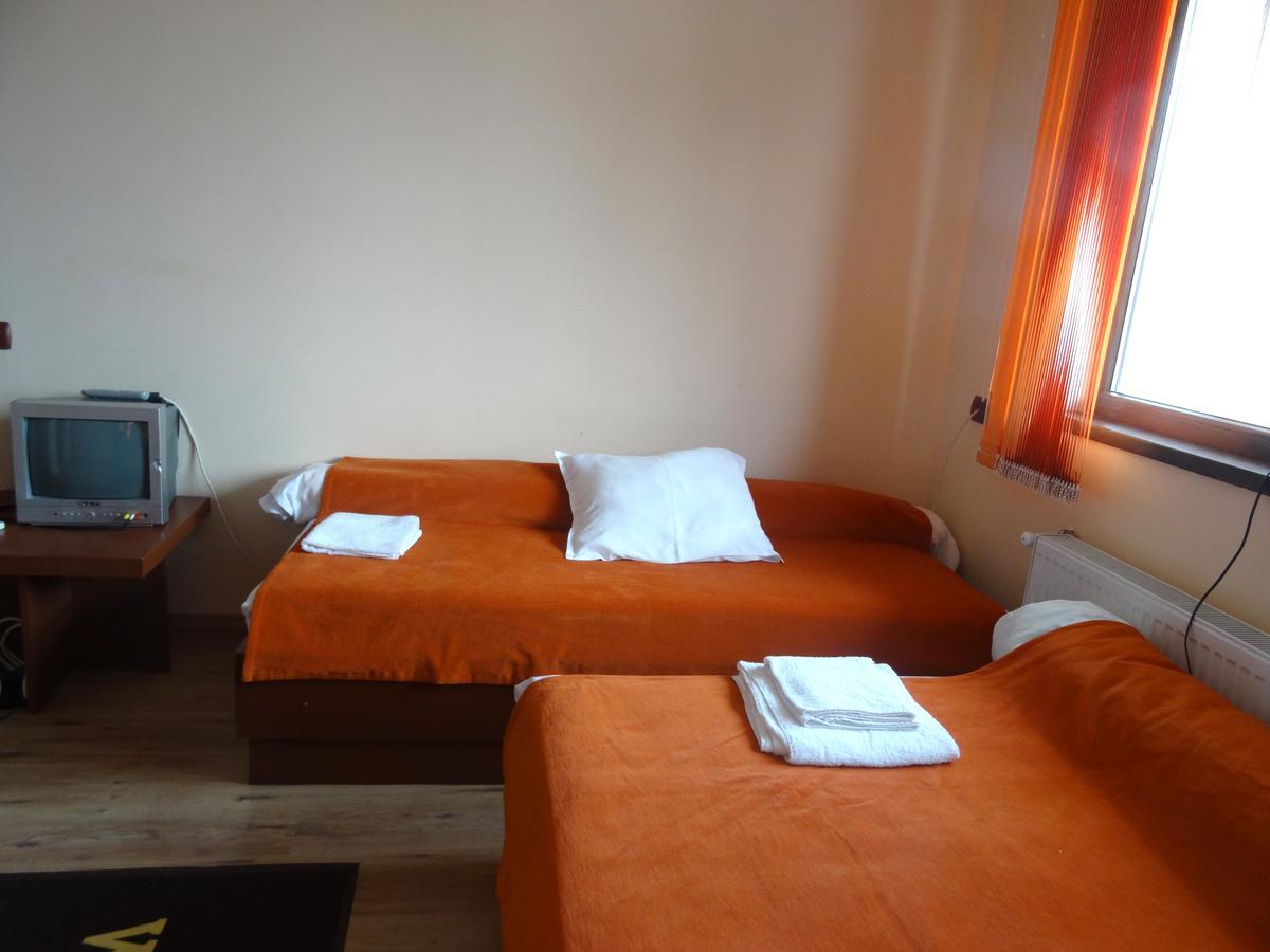 Family Hotel Rose Pavel Banya Exterior photo